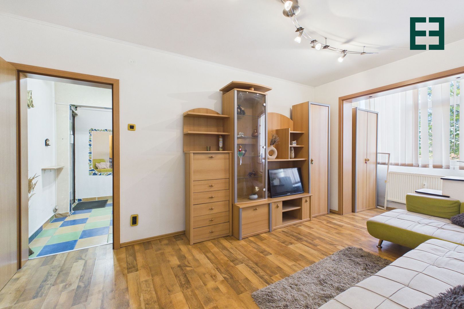 Apartament cu 2 camere etaj 3 - Zona Aurel Vlaicu - Arad - Poză 2