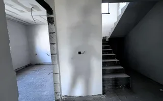 Vanzare casa P+M in Sendreni( in spatele Primariei), pret 92.500 euro - Poză 23