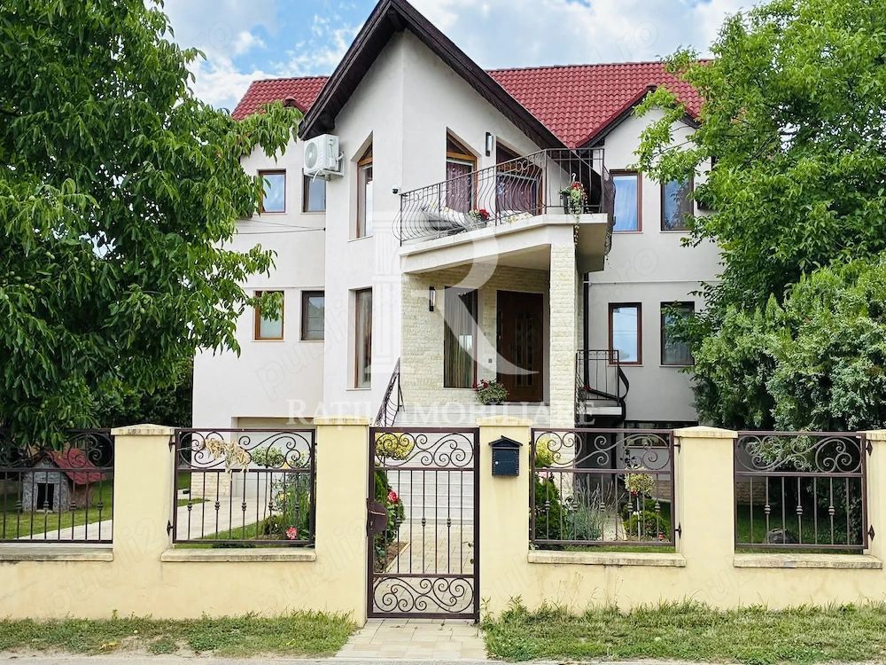 Casă Spațioasă cu 2 Apartamente | Teren 1.100 mp | Marghita - Poză 1