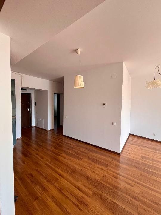 APARTAMENT SPATIOS SI LUMINOS ZONA STEFAN CEL MARE - Poză 3