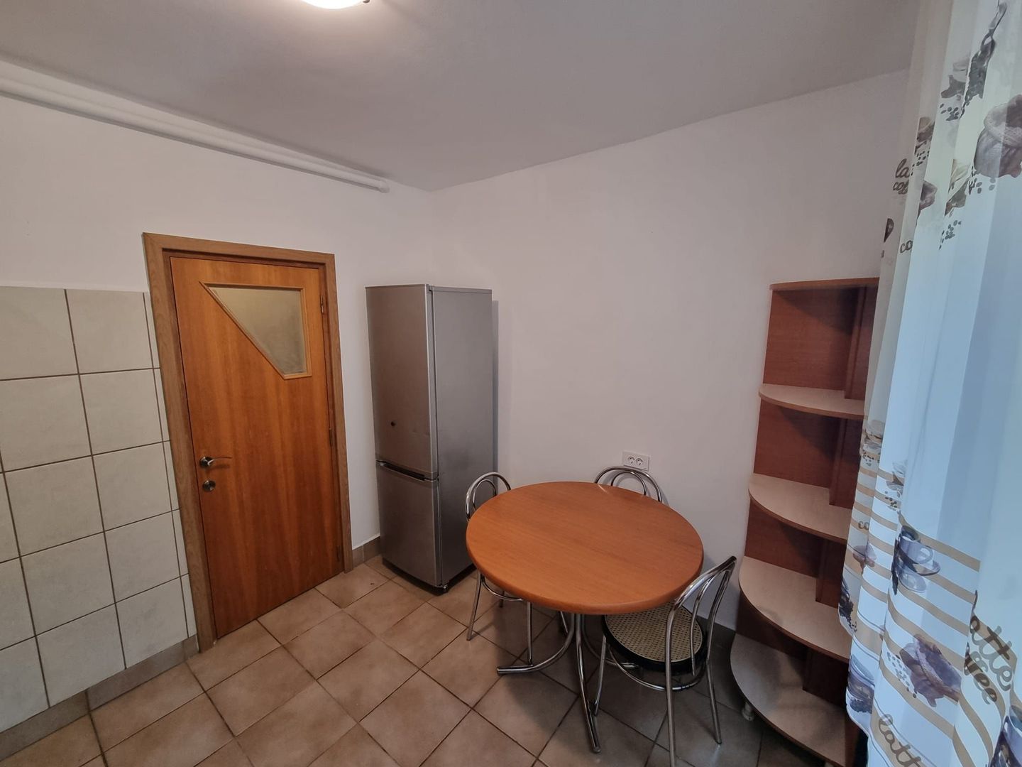 AP. 2 CAMERE- PIATA SUDULUI, BUCATARIE INCHISA, PARCARE ADP, METROU - Poză 3