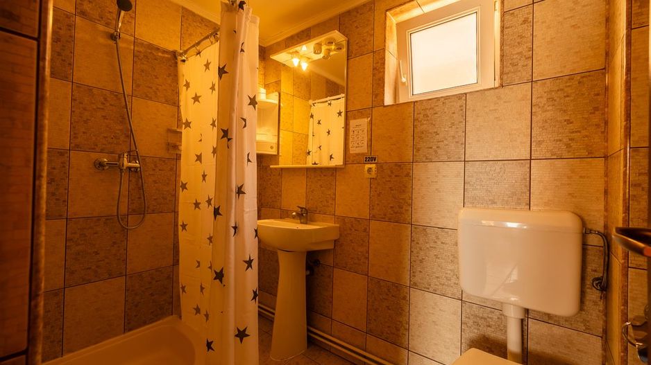 Pensiune cocheta, la poalele emblematicei Cetati Rasnov, Brasov - Poză 17