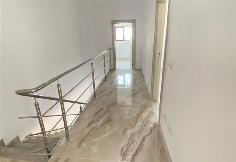 Vand duplex P+E 120mp 3 bai 4 dormitoare Mosnita Noua - Poză 16