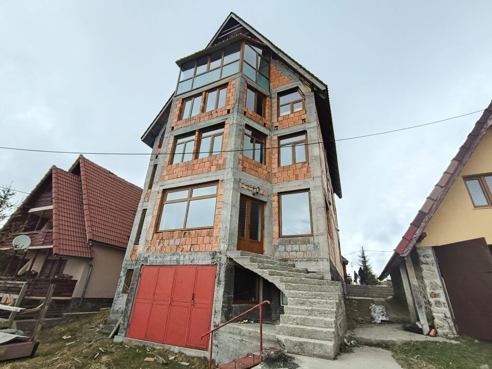Pensiune de vânzare în Rânca – oportunitate rară lângă pârtia M1 - Poză 9