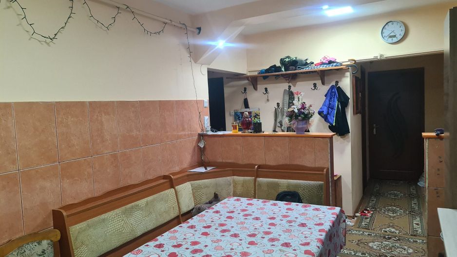 Apartament spatios cu 4 camere, 2 balcoane – Marghita, zona Penny - Poză 3