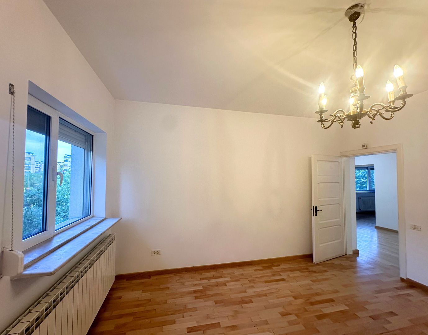 Oferim spre închiriere o proprietate de excepție zona Sisesti - Poză 27