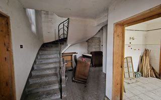 Casa cu 7 camere, 700 mp teren, deschidere la 2 strazi, zona Centru - Poză 10