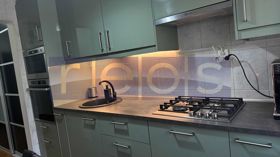 VANZARE APARTAMENT 2 CAMERE OZANA RENOVAT DECOMANDAT BLOC 1980 - Poză 2