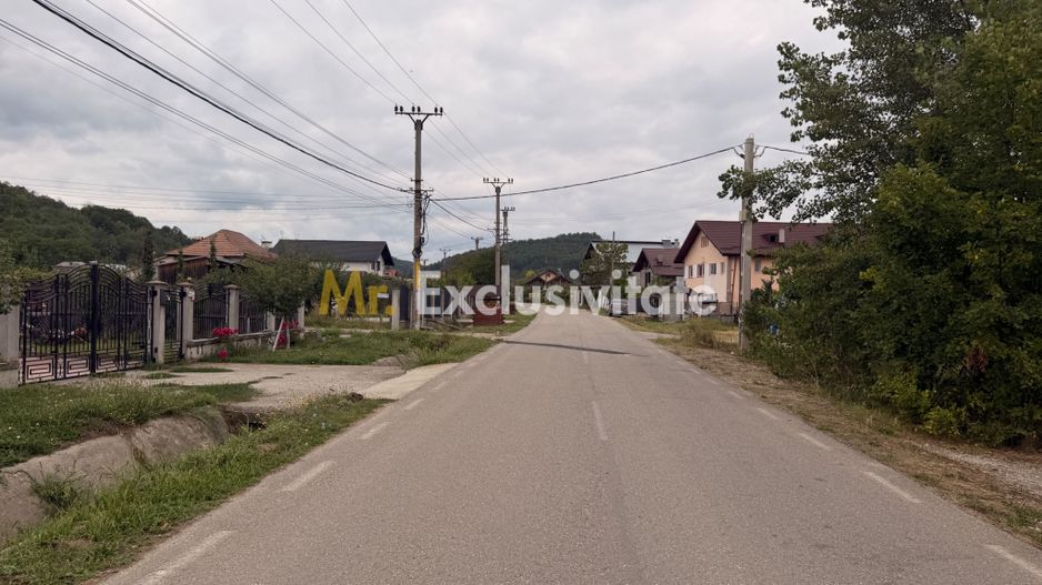 Teren pretabil unei construcții de vis - Băbana - zonă cu pădure - Poză 2