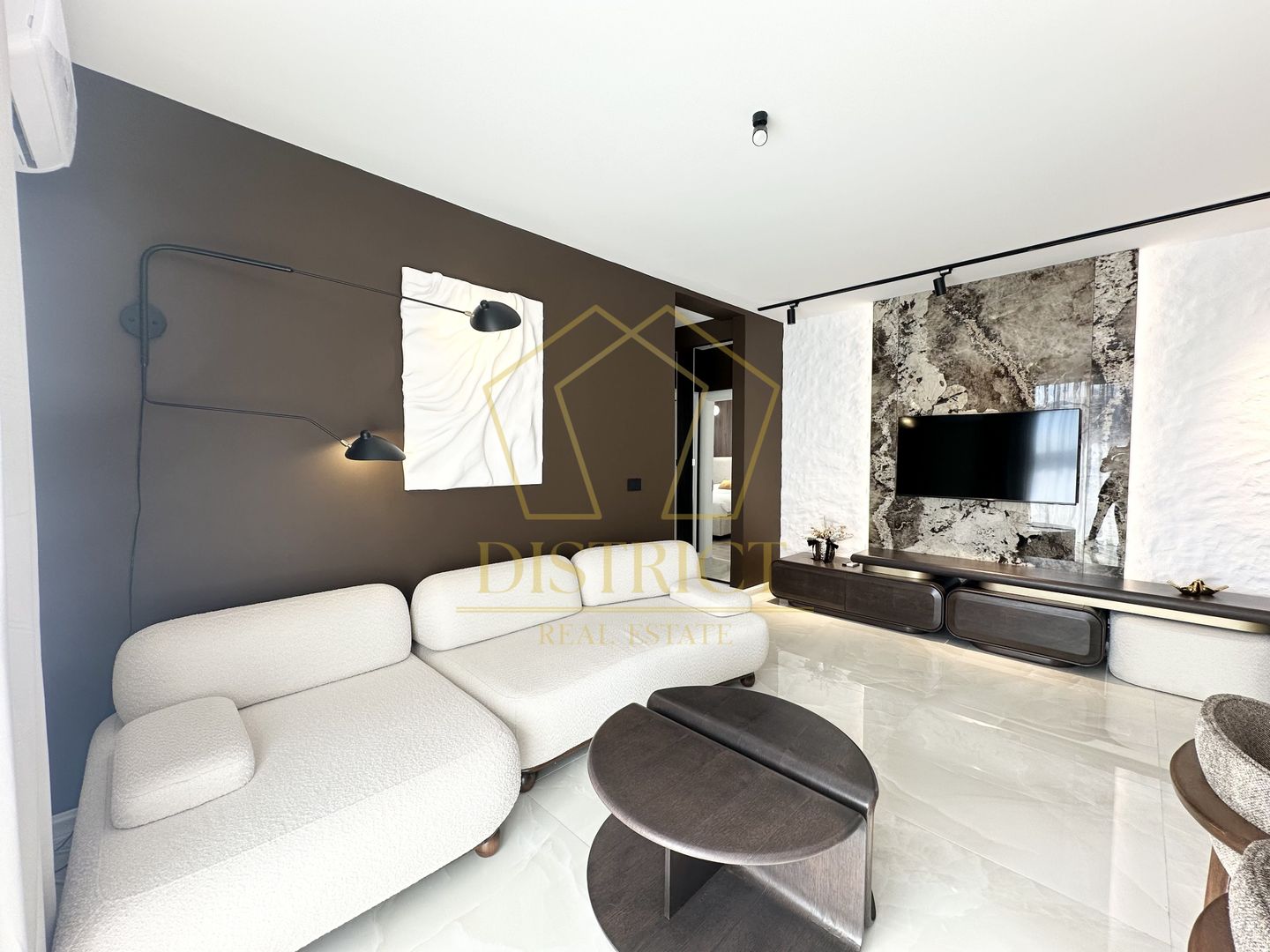 Apartament spectaculos cu 2 camere | Zona Braytim - Poză 1