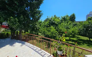 Casa eleganta cu tavane inalte si gradina superba - Poză 15