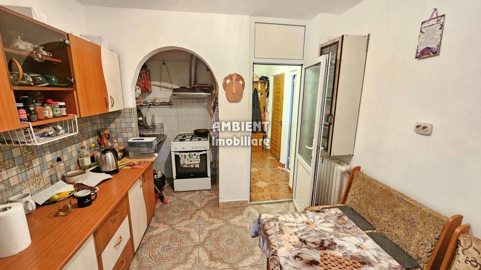 Apartament 3 camere, mobilat si utilat, etaj 4, zona CARTIER; - Poză 6