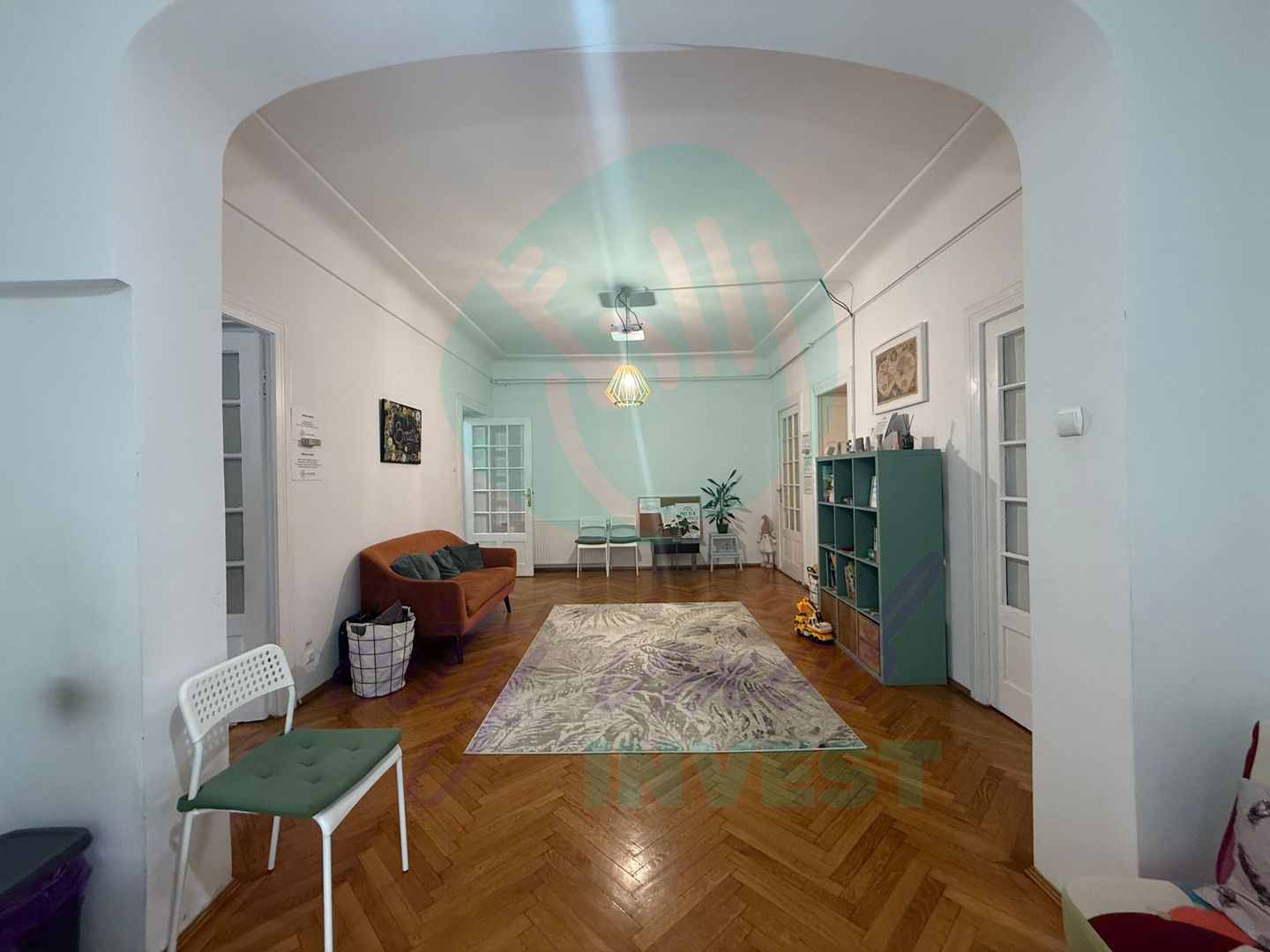 Spatiu, lumina si eleganta intr-un apartment interbelic - Poză 3