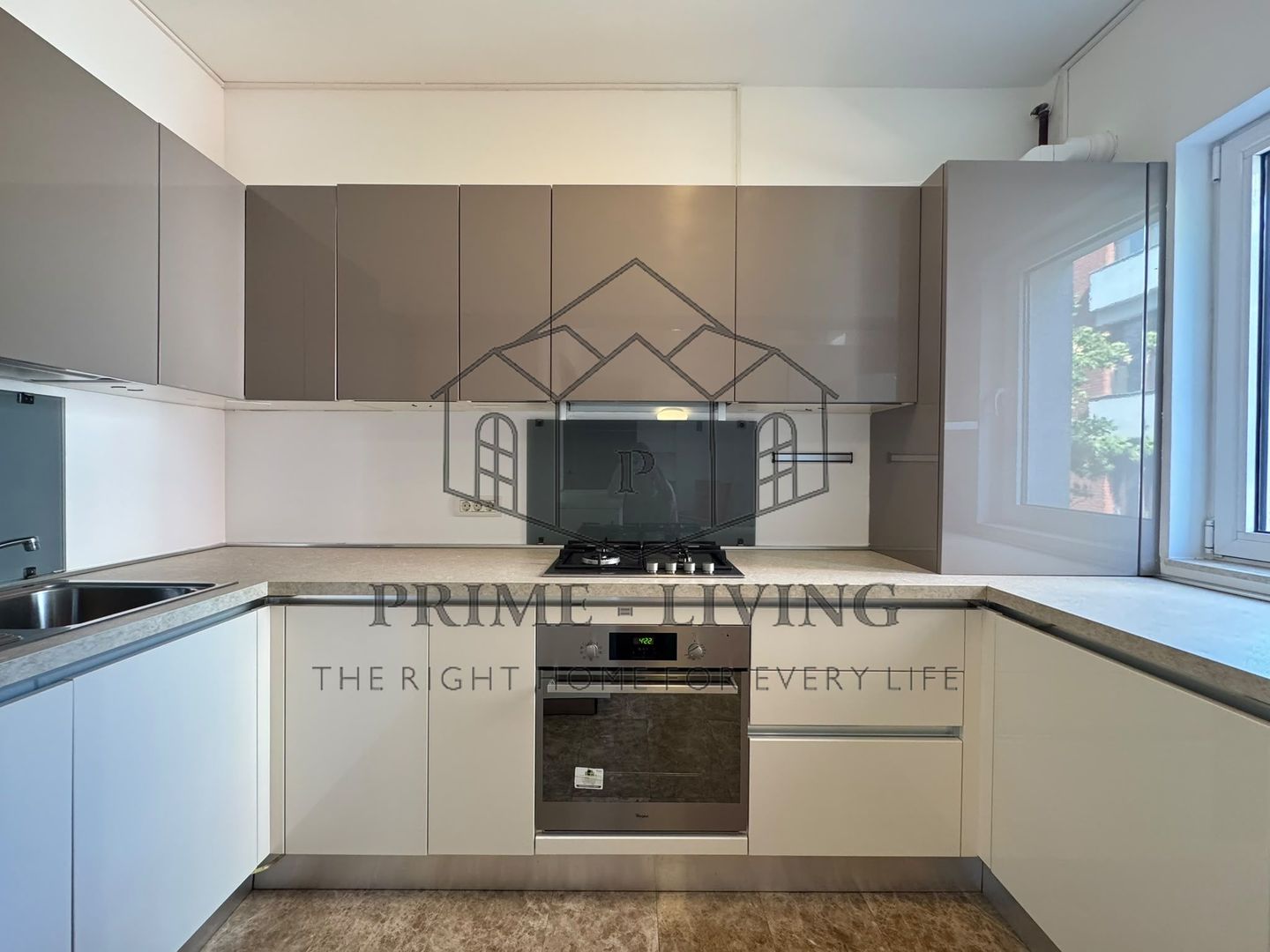APARTAMENT ULTRACENTRAL CU 4 CAMERE LA INCHIRIERE - Poză 3