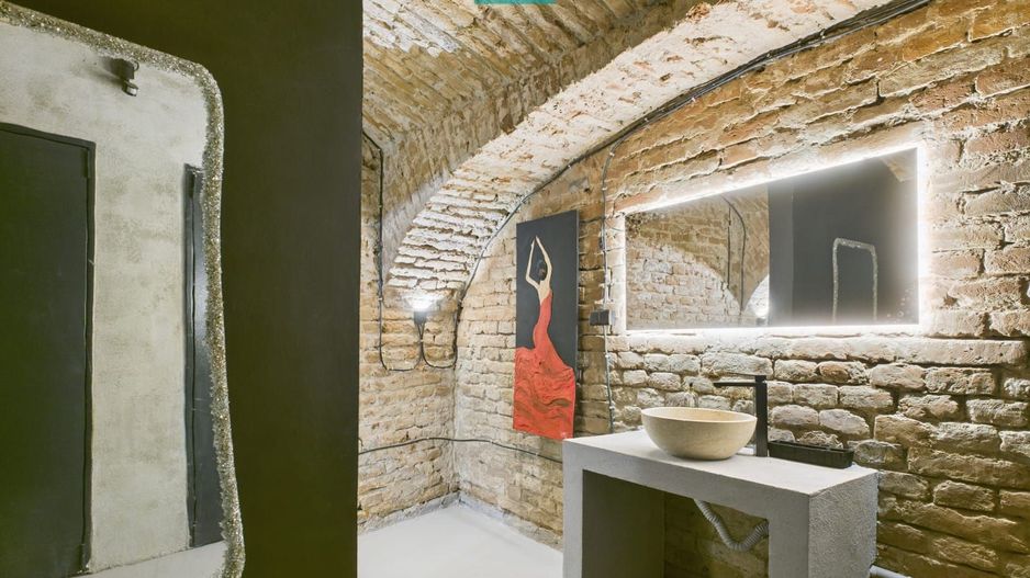 Eleganță subterană - pivniță exclusivistă Arad - Poză 5