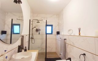 Casă modernă cu 4 camere, complet mobilată & utilată, Săsar, complex de case noi - Poză 12