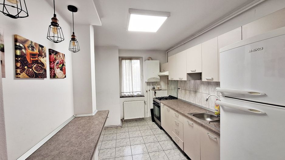 Centrul Civic, aproape de AFI, 3 camere recent renovate/mobilate, 165000 euro - Poză 16