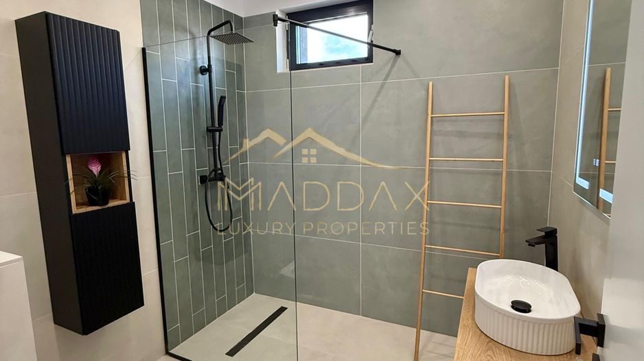 Vilă **6 camere  **451mp // Zona Iancu Nicolae - Poză 30