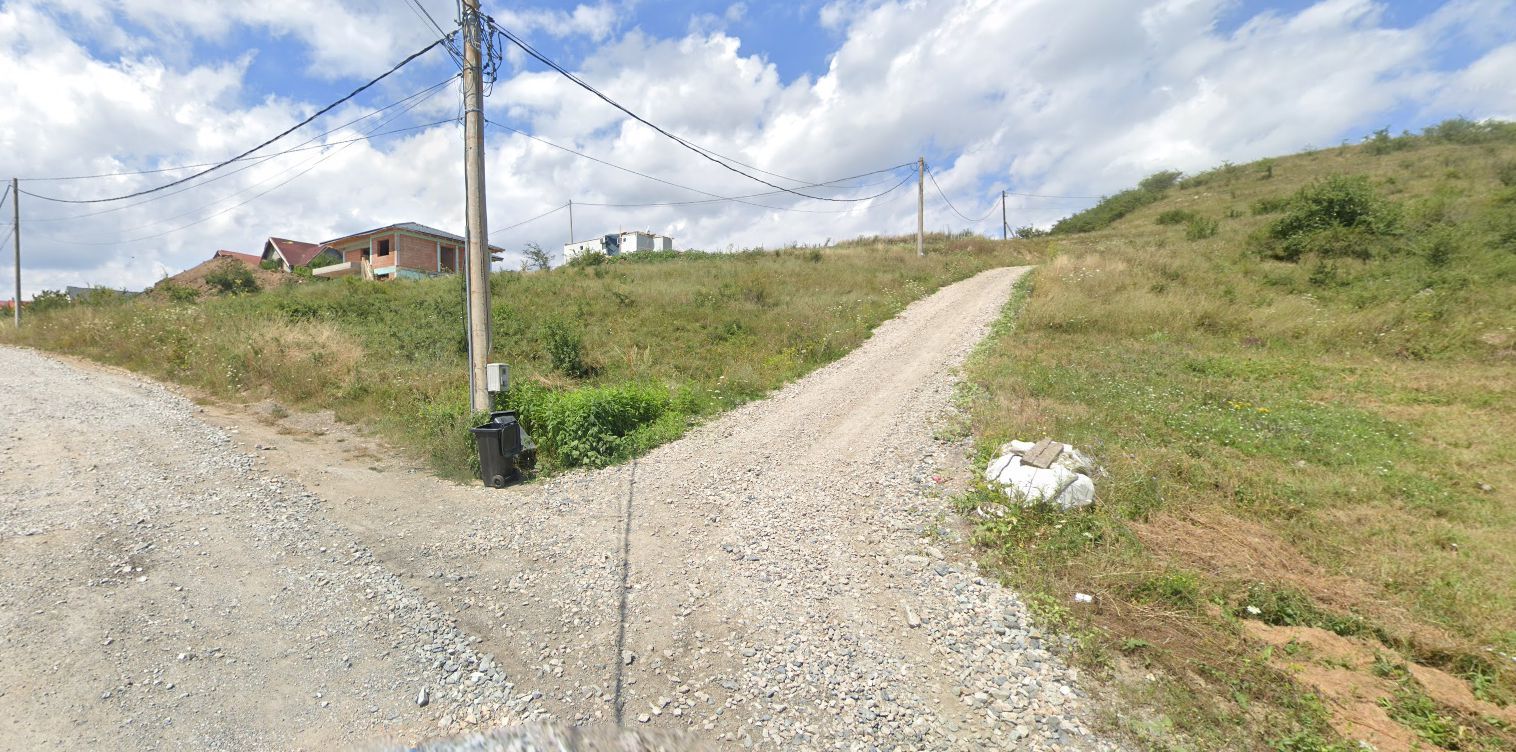 De vanzare teren cu autrorizatie de constructie. - Poză 2