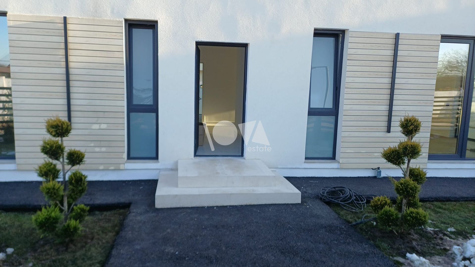 De vânzare -casă Corbeanca - finisată - 156mp + 330 mp curte - Poză 8