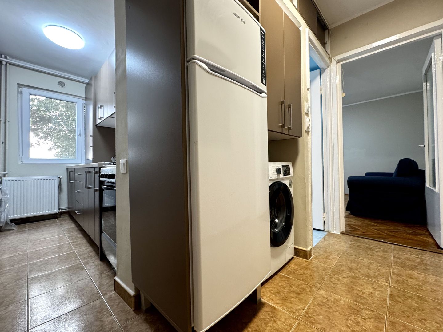 Apartament 2 camere, primitor, cu boxa, zona Central - Take Ionescu - Poză 5