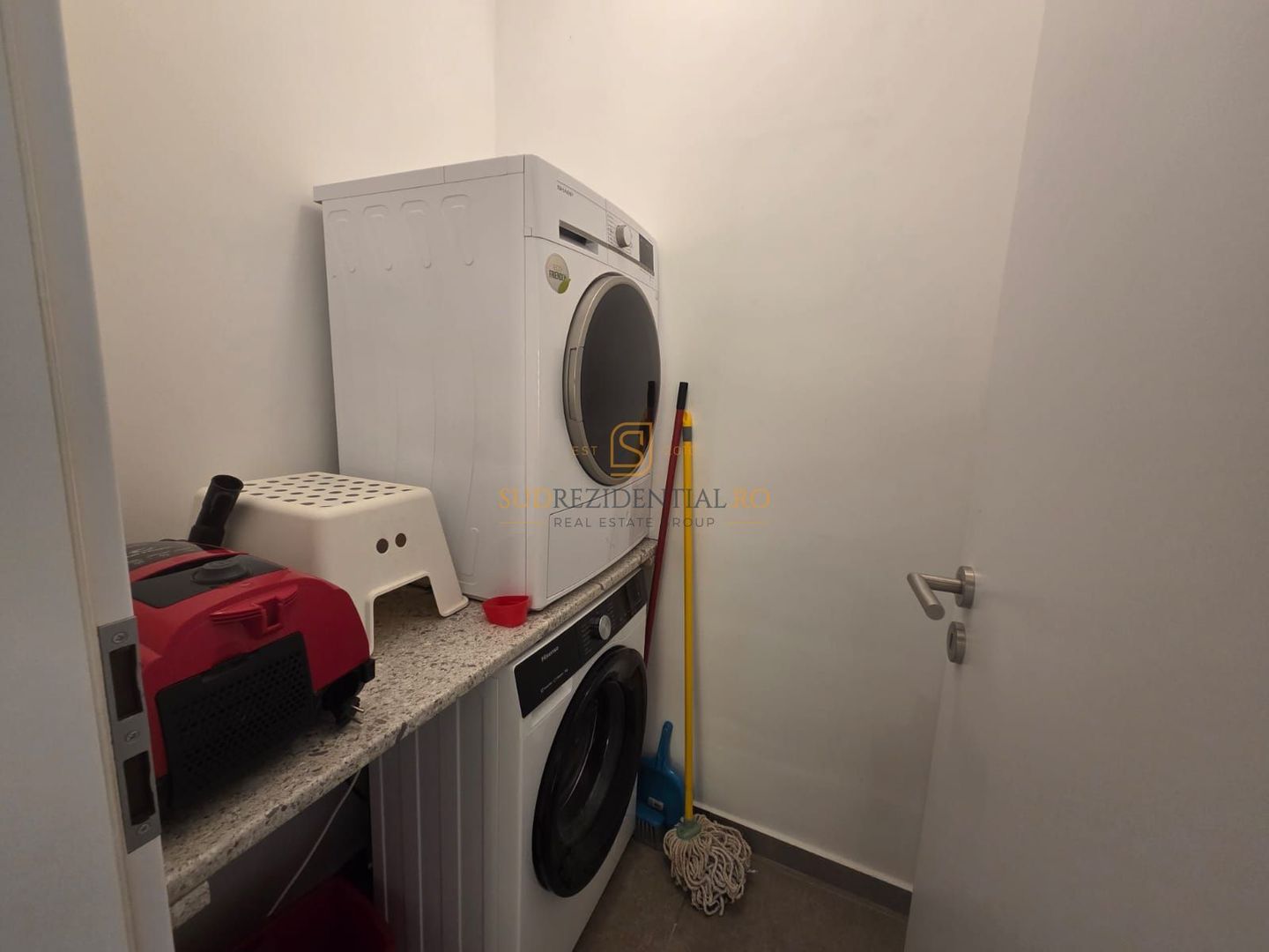 Apartament cochet cu terasa generoasa, 2 camere, in zona Parcul Carol - Poză 14