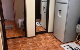 Apartament cu 2 camere de vânzare, Micro 16, etaj 2 - Poză 4