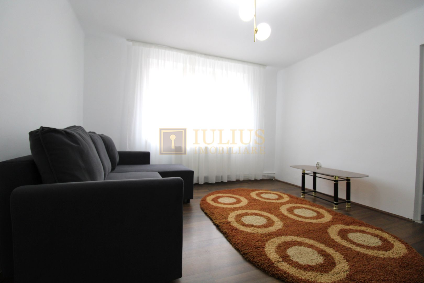 Piata 700; centrala proprie, la prima inchiriere dupa renovare. - Poză 12