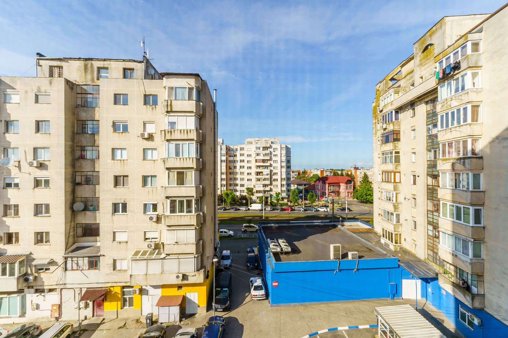 Apartament cu 3 camere în cartierul Vlaicu - Poză 2