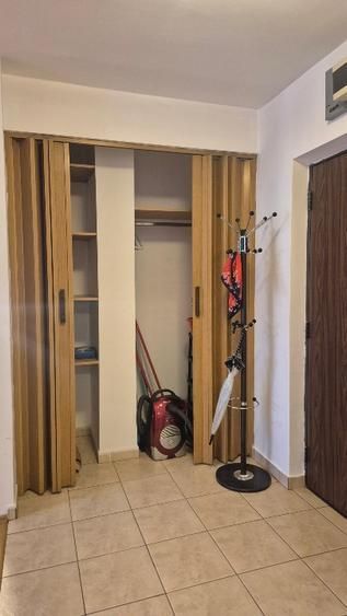 Apartament 2 camere metrou Favorit , luminos, mobilat, parcare inclusa - Poză 12