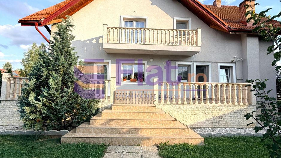 Casă spațioasă și elegantă cu teren  – Sânpetru - Poză 4