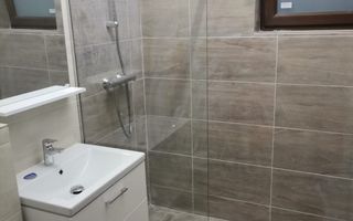 Inchiriere apartament 3 camere,nemobilat, bloc nou, zona Nord - Poză 4
