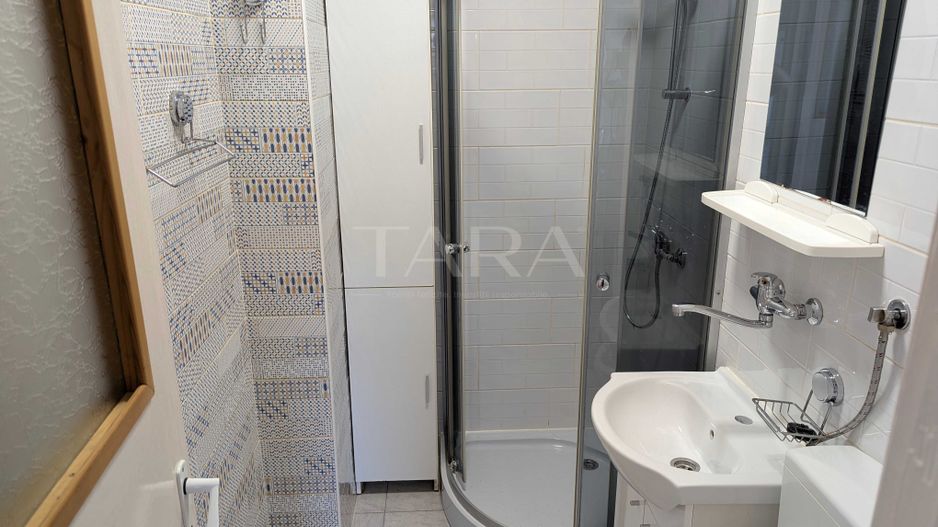 Apartament 2 camere decomandate, balcon închis, renovat, mobilat și ut - Poză 7