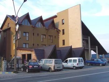 Hotel in Huedin S+P+2E+M Reconvertit în Centru rezidențial pentru vârstnici - Poză 2