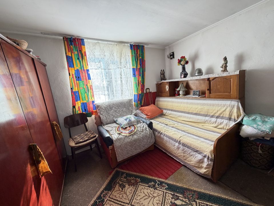 Casa Batraneasca la 8 km de Topoloveni - Poză 17