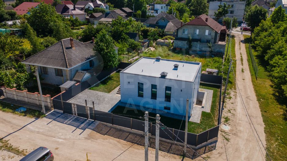 Vânzare,casă Hi-Tech, 3 camere, Porumbeni, raionul Criuleni - Poză 1
