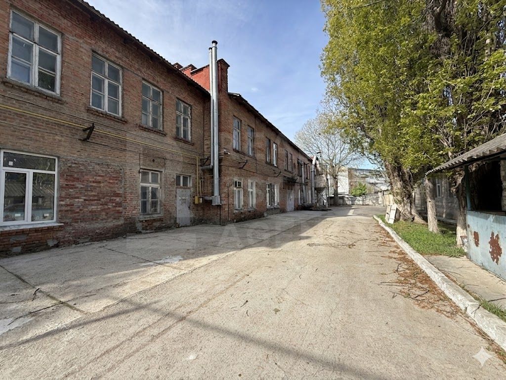 Chirie, spatiu industrial , 1500 mp, str. Calea Iesilor, Sculeni - Poză 1