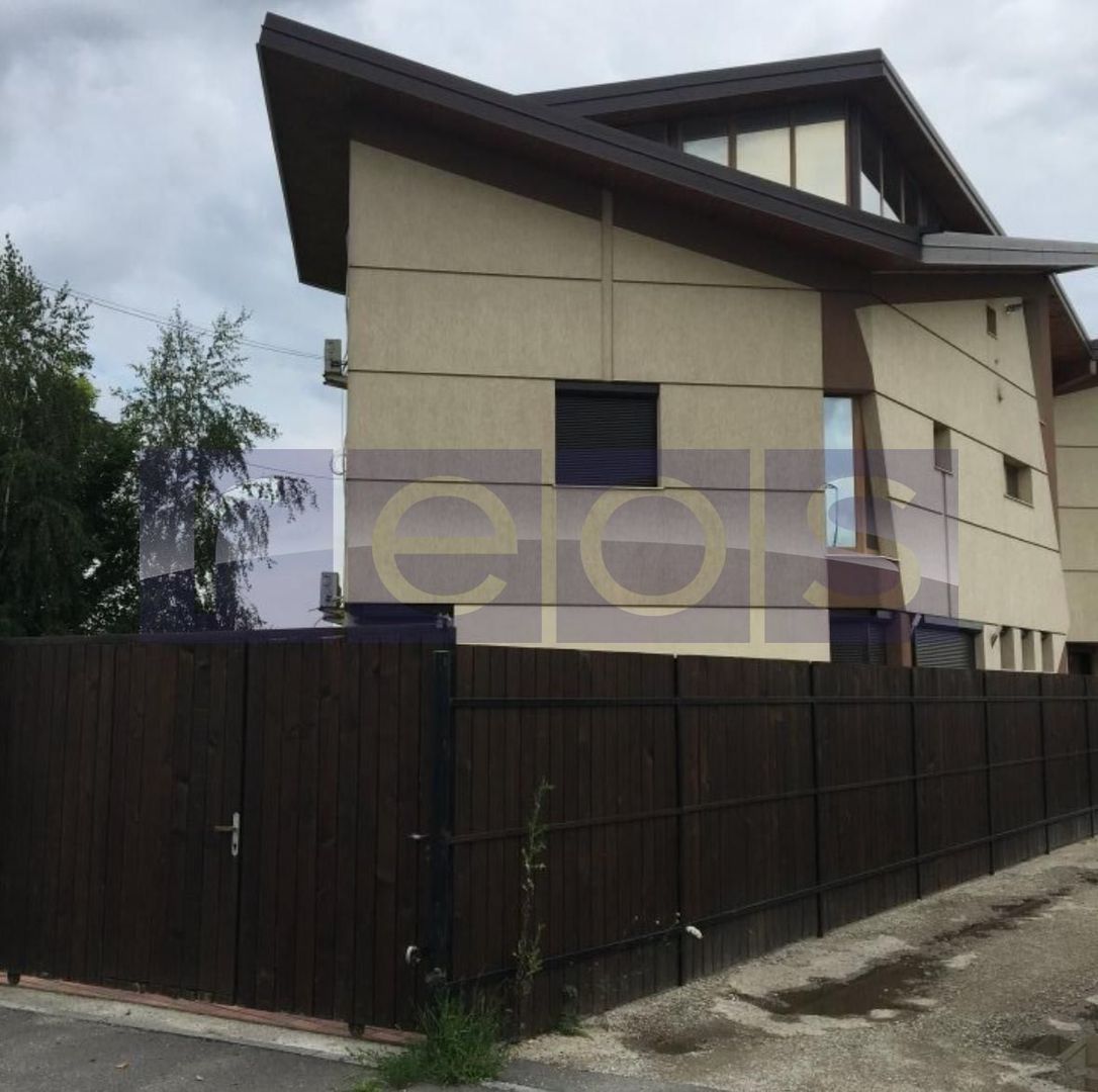VILA 300MP | SISESTI | COMPLET RENOVATA | CURTE | 4 LOCURI DE PARCARE - Poză 9