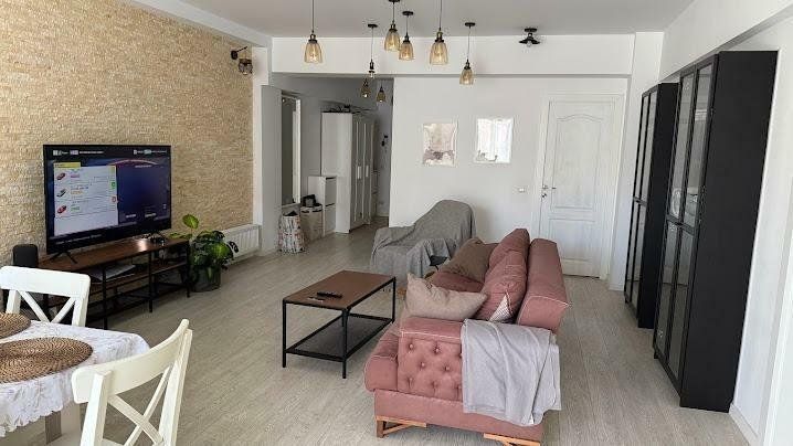 APARTAMENT CU PARCARE SI TERASA ZONA CALEA CALARASILOR - Poză 4