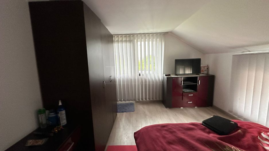 Casa cu 4 camere de vanzare in Iris - Poză 9