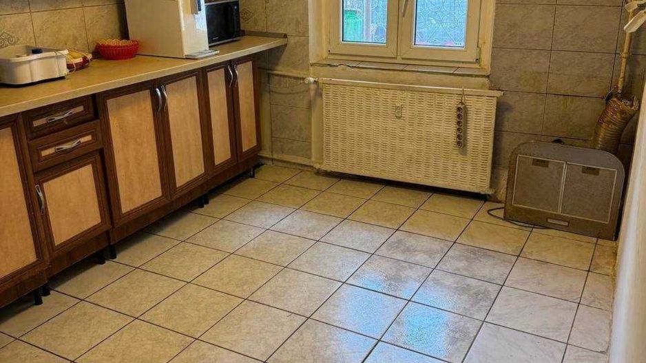 AP. 2 CAMERE VITAN - 65 MP UTILI, NECESITA RENOVARE, COMISION 0% - Poză 2