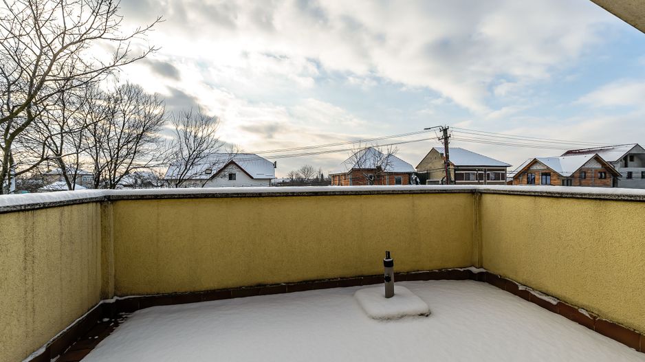 Casă frumoasă și plină de lumină. - Poză 13