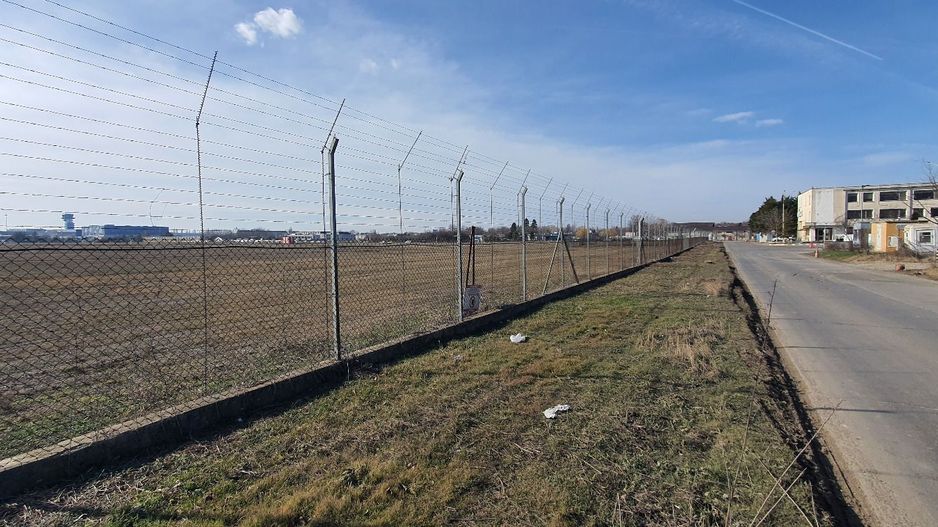 Teren de vanzare Aeroport Otopeni 1800 mp | Cargo | Pista 2 - Poză 1