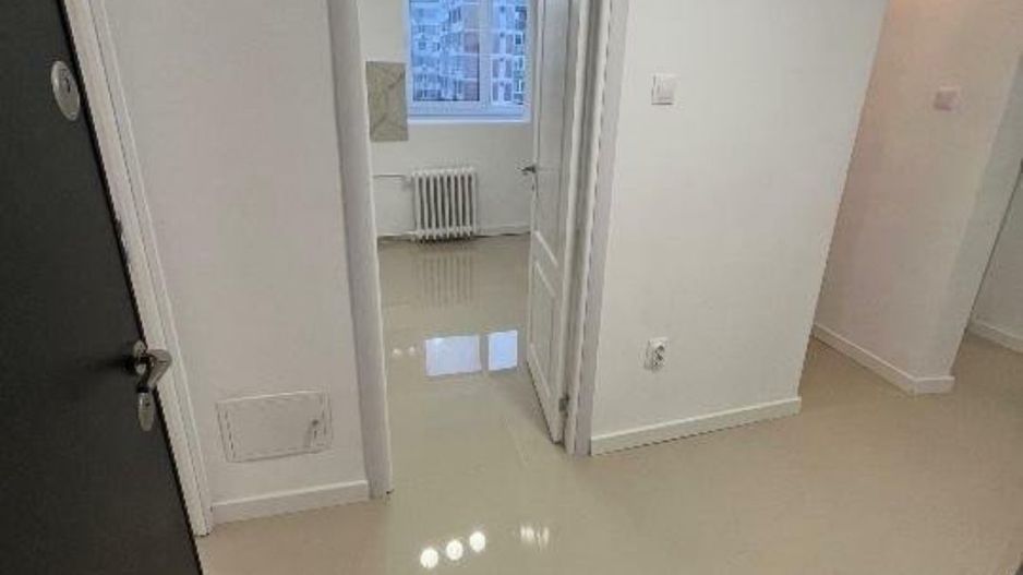 APARTAMENT LUJERULUI-METROU  RENOVAT - Poză 1