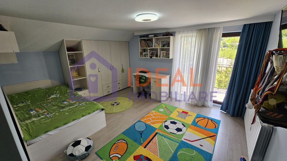 Vila Moderna cu 5 camere, garaj si 921 mp de curte, in Tocile - Poză 17