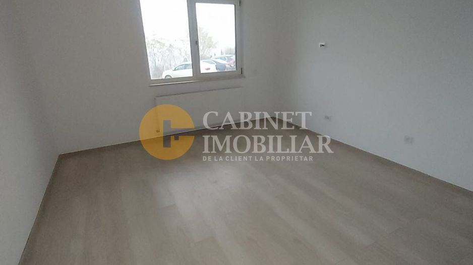 BUCIUM - 1 CAMERA DECOMANDAT - LOC DE PARACRE INCLUS - INTABULAT - Poză 4