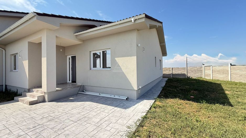 COMISION 0! Duplex cu 4 camere finalizat.Toate utilitatile. - Poză 1
