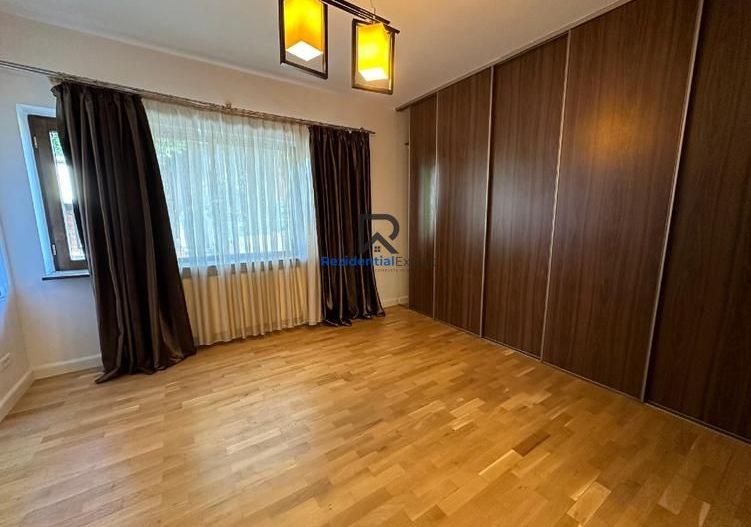 Apartament cu 3 camere de vânzare Primăverii - Poză 6