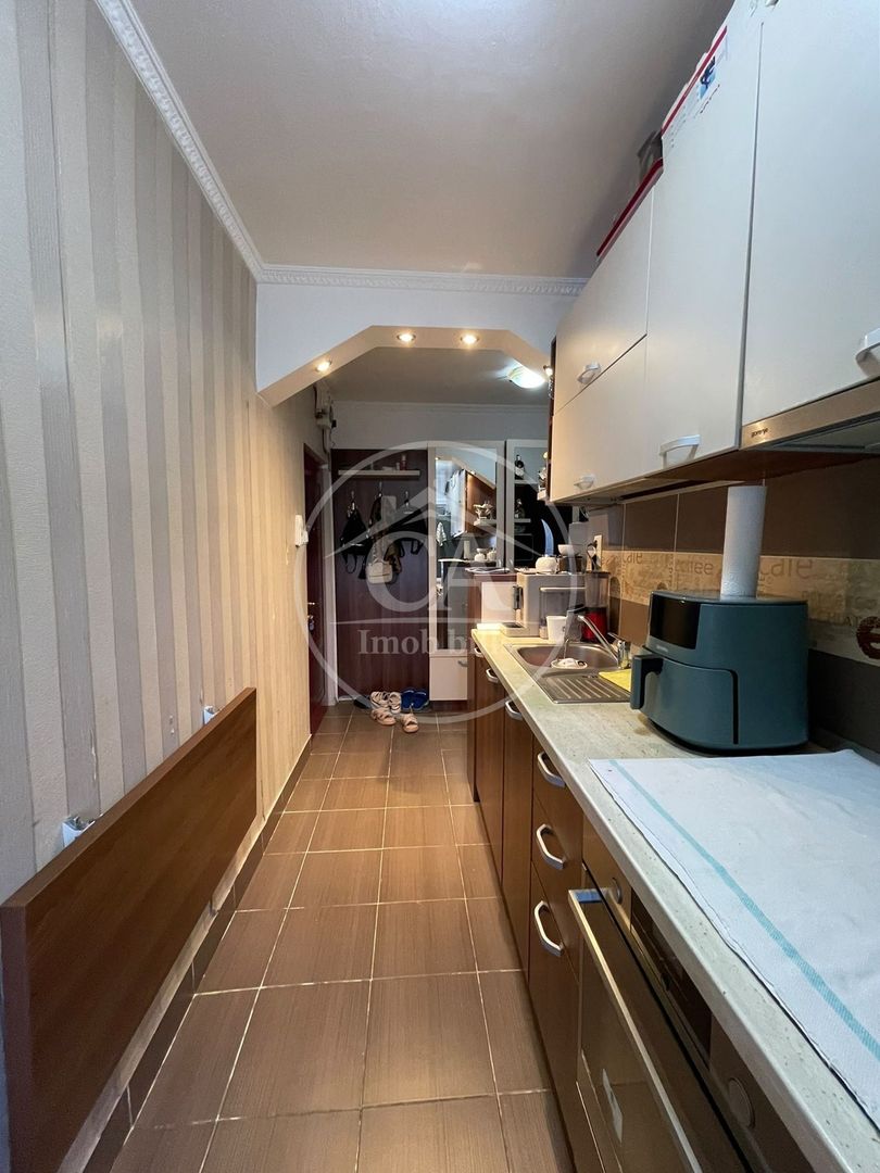 Apartament cu 2 camere de vânzare în zona Rogerius, Oradea - Poză 11