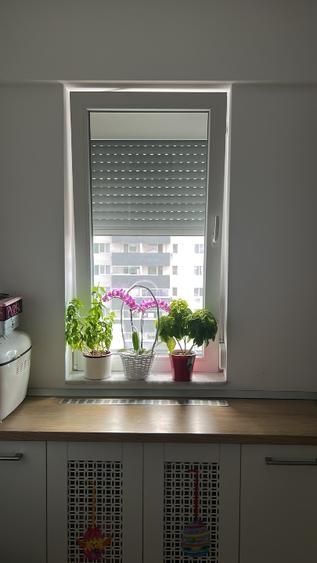 vand  apartament  2 camere utilat si mobilat - Poză 10